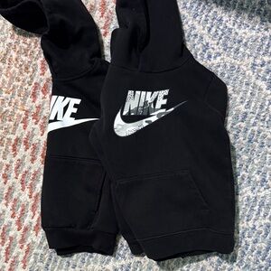 Nike Kids Black and White Logo Hoodie - 2 Size 4T